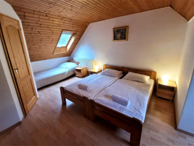 Zergeboglár szoba 3 ágy